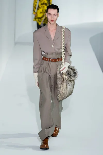 Look 27